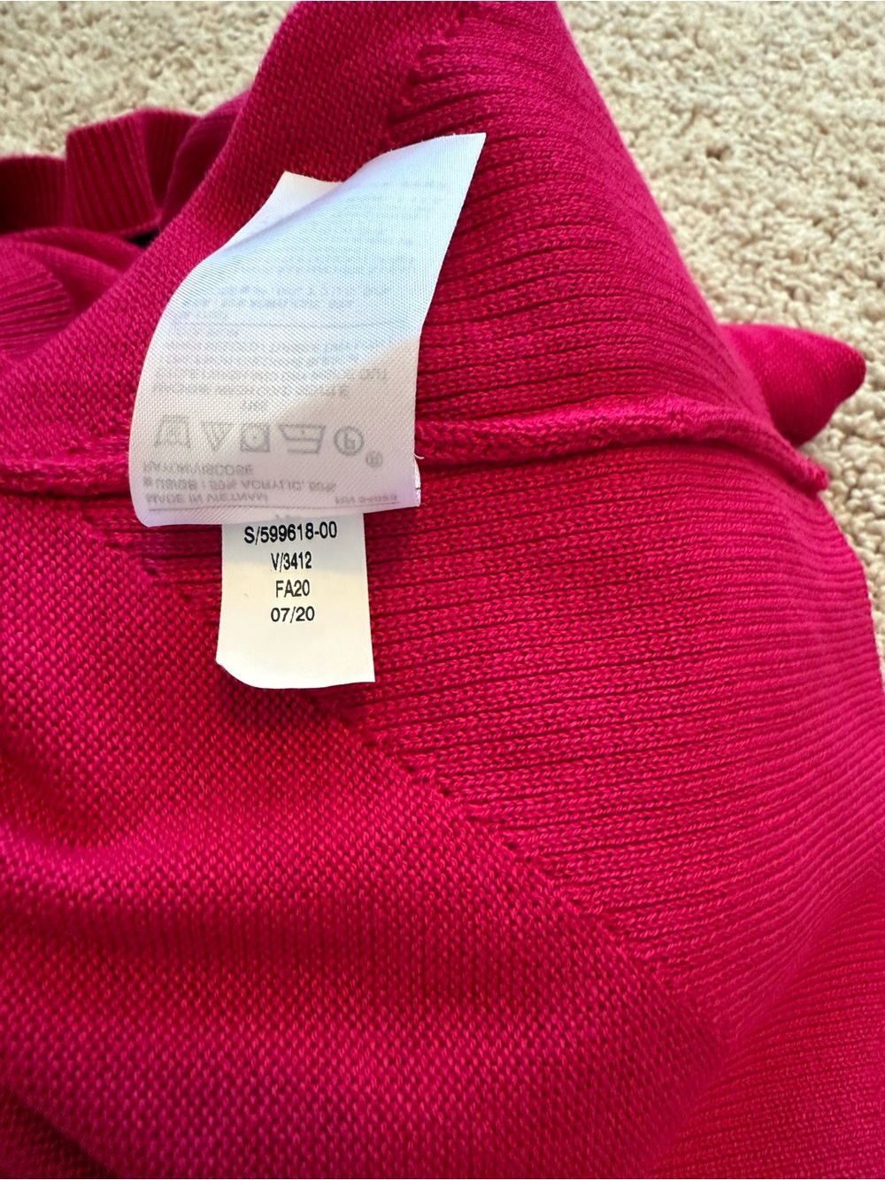 Banana Republic Women's V-Neck Sweater in Vibrant Magenta - Picture 8 of 8